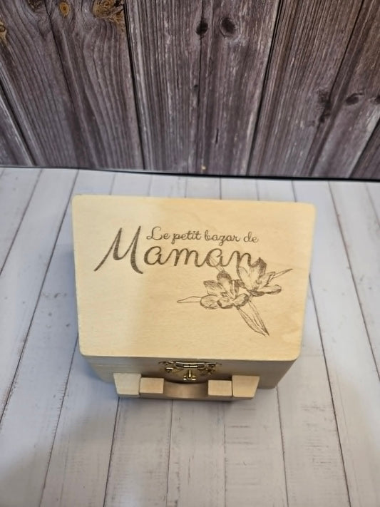 Small wooden box - "Mom's little trinkets"