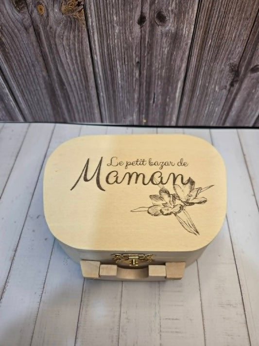 Small wooden box - "Mom's little trinkets"